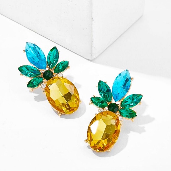🍒3/$30 New Crystal Pineapple Stud Earrings 🍍 - Picture 2 of 2